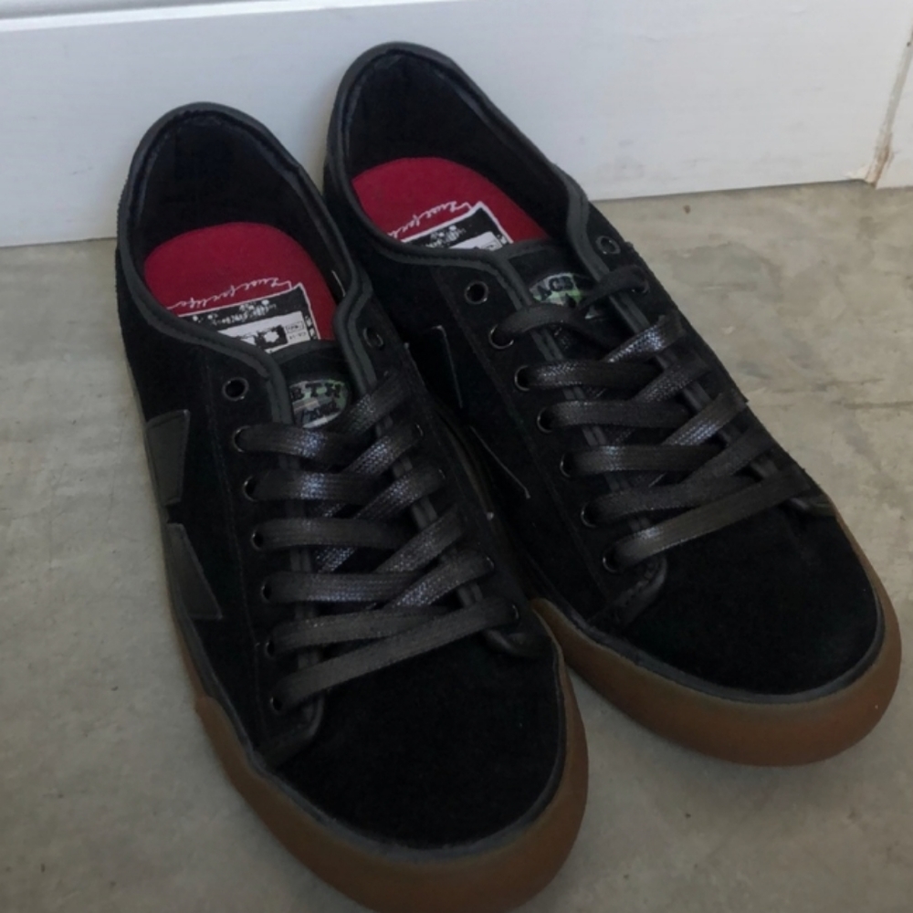 Macbeth Footwear Gem